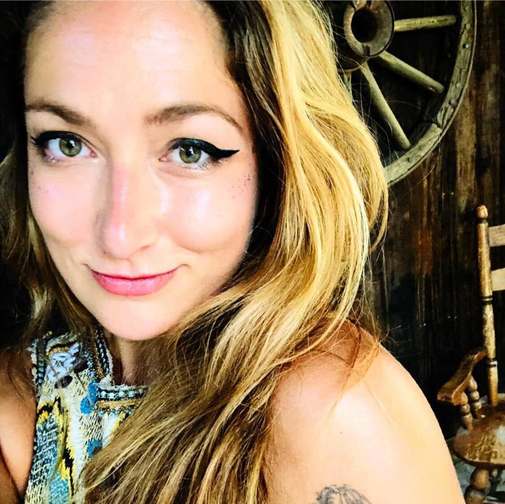 Meet your Posher, Ally